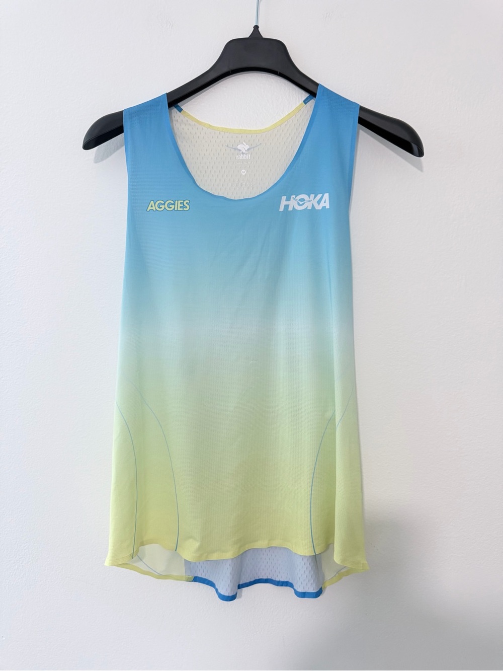 Rabbit HOKA Aggies Running Singlet Tank Top Men LG Blue Yellow Race Marathon